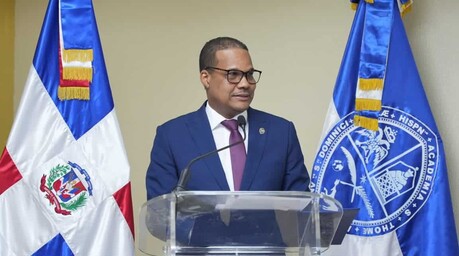 Radham&eacute;s Silverio reconoce a Jorge Asjana como ganador a la rector&iacute;a de la UASD