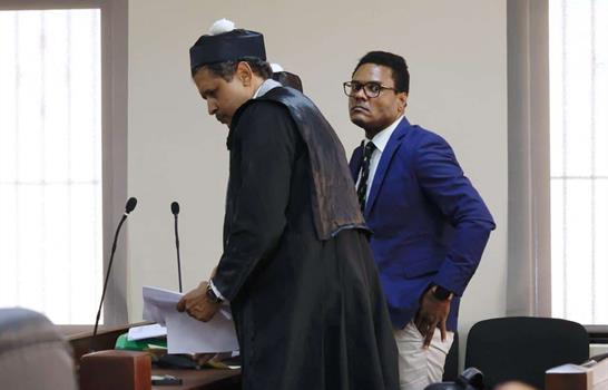 Donni Santana, exembajador condenado por incesto, contin&uacute;a fuera de la c&aacute;rcel