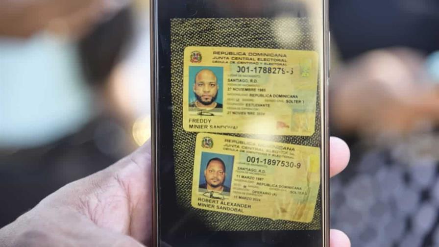 Apresan a uno y ocupan carro que habría sido usado en ataque dejó dos hermanos muertos en Santiago Apresan a uno y ocupan carro que habría sido usado en ataque dejó dos hermanos muertos en Santiago