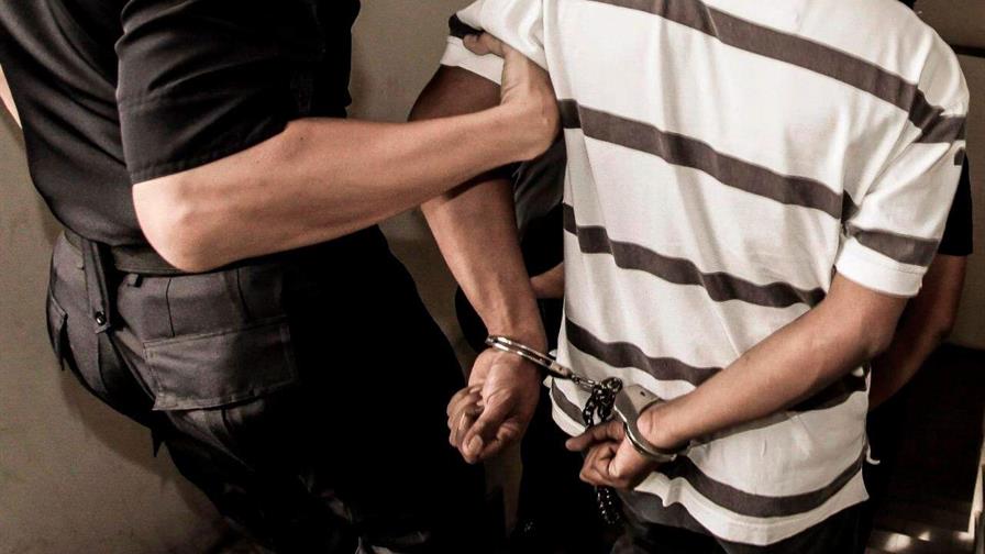Un hombre con antecedentes de violación sexual es arrestado en Santiago por dos nuevos casos Un hombre con antecedentes de violación sexual es arrestado en Santiago por dos nuevos casos
