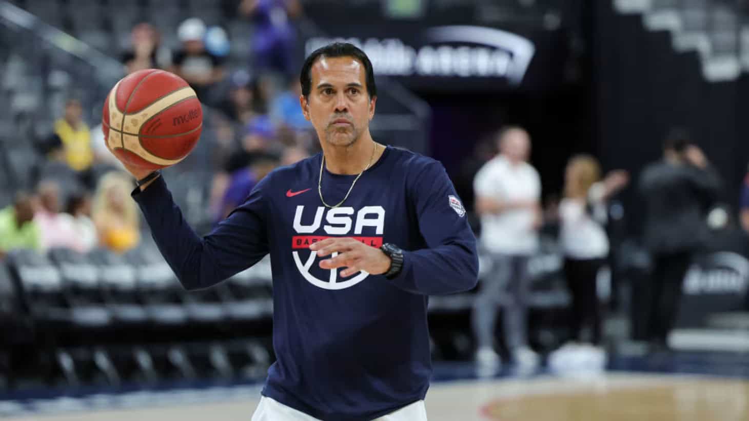 Erik Spoelstra, es nombrado oficialmente como nuevo técnico de la selección de baloncesto de EE. UU. Erik Spoelstra, es nombrado oficialmente como nuevo técnico de la selección de baloncesto de EE. UU.
