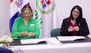 Unphu y Abraza firman convenio para ejecutar el programa "Prácticas de Empleo Inclusivo"