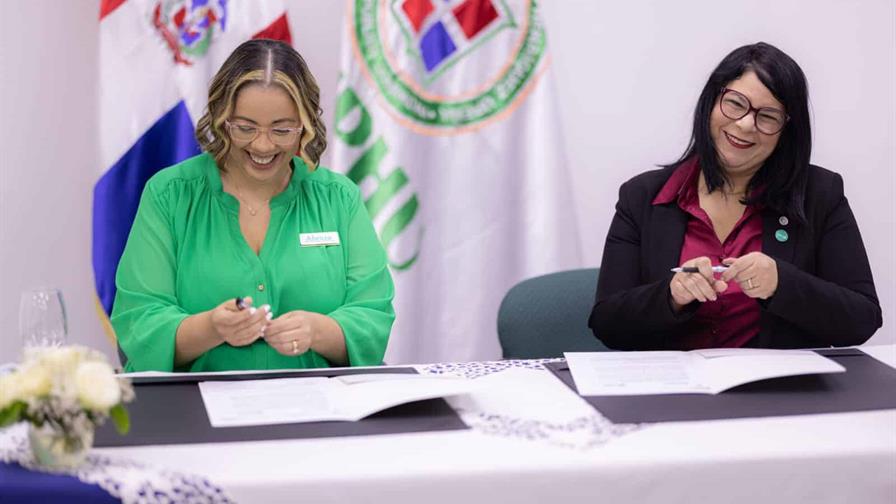 Unphu y Abraza firman convenio para ejecutar el programa "Prácticas de Empleo Inclusivo" Unphu y Abraza firman convenio para ejecutar el programa "Prácticas de Empleo Inclusivo"