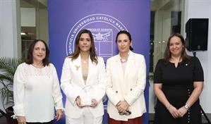 Madelyn Martínez Moya recibe reconocimiento a la Innovación en Marketing