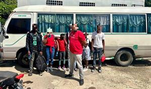 Migración apresa en Dajabón a dominicano que trasladaba haitianos indocumentados