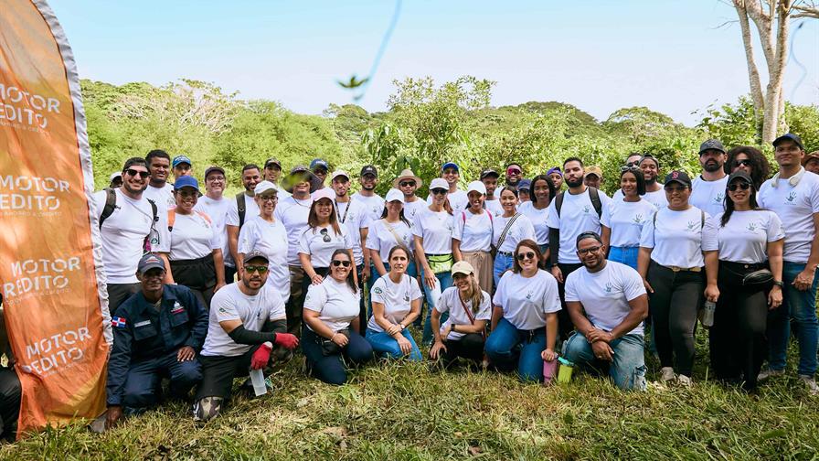 Motor Crédito participa en jornada de reforestación en Humedales del Ozama Motor Crédito participa en jornada de reforestación en Humedales del Ozama