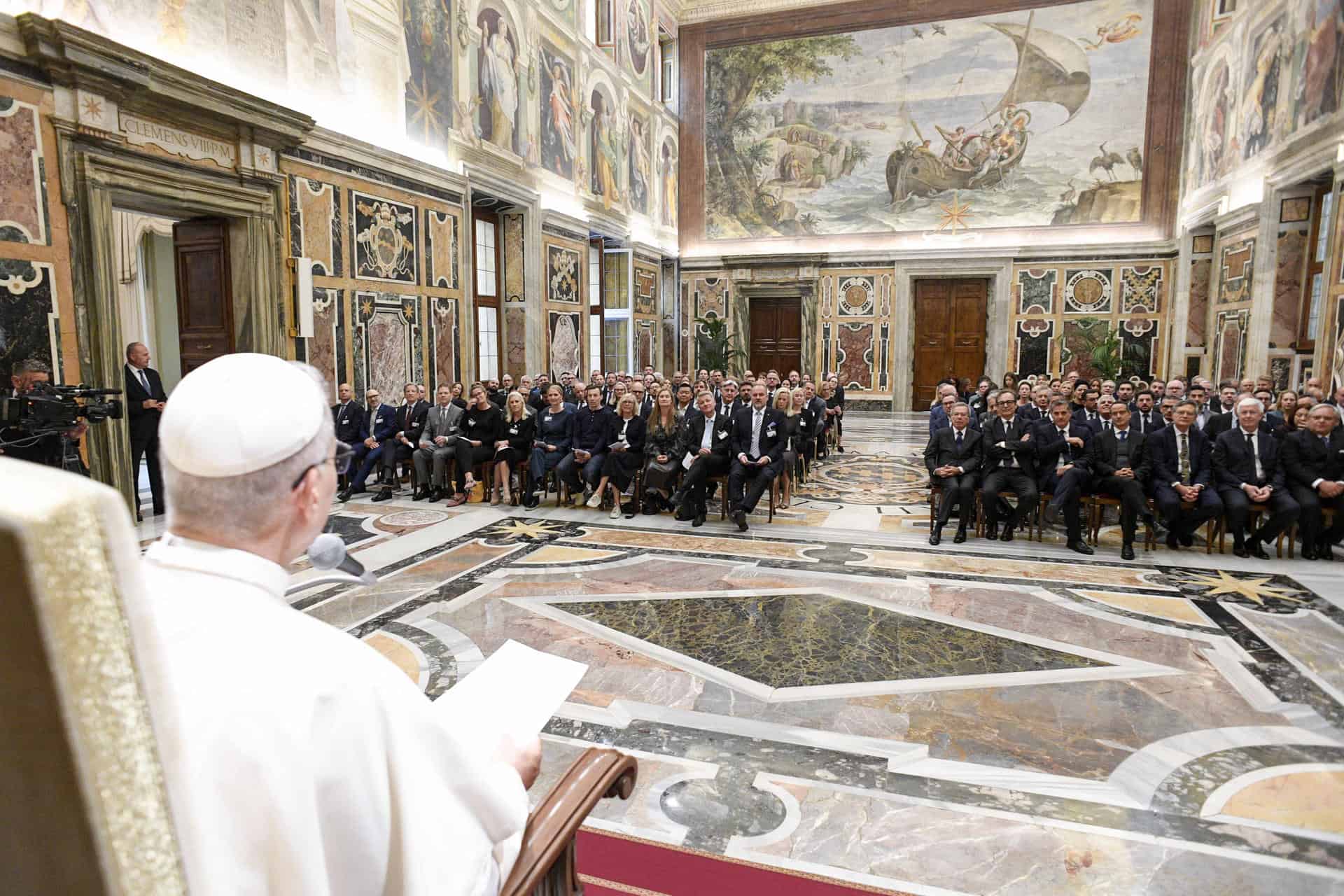 La primera exhortación de León XVI: un magisterio por los pobres empezado por Francisco La primera exhortación de León XVI: un magisterio por los pobres empezado por Francisco