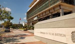 La Suprema Corte ordena nuevo juicio en disputa por reglamento de roaming nacional