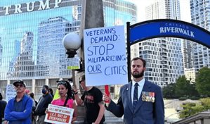 Miles de personas protestan ante edificio Trump en Chicago por envío de Guardia Nacional