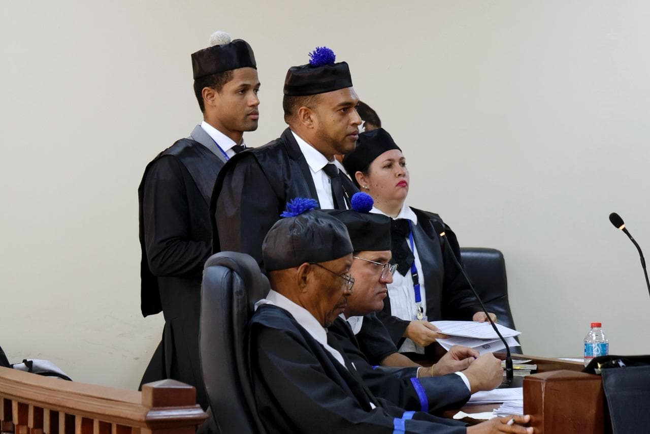 Representantes del Ministerio Público y de los querellantes durante la fallida audiencia para conocer recurso de apelación al permiso laboral a Donni Santana.