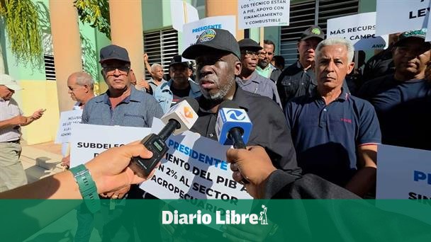 Agrónomos realizan paro por mejoras salariales