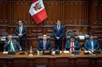 El Congreso de Perú convoca a la presidenta Boluarte para un proceso de destitución exprés