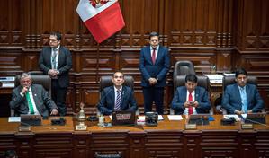 El Congreso de Perú convoca a la presidenta Boluarte para un proceso de destitución exprés