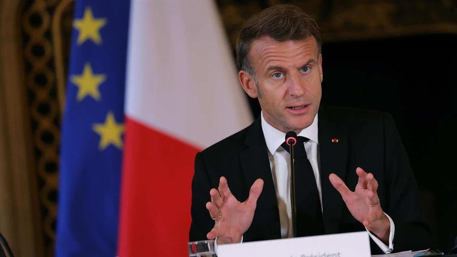 Macron recibe a los l&iacute;deres pol&iacute;ticos moderados antes de anunciar el nuevo primer ministro