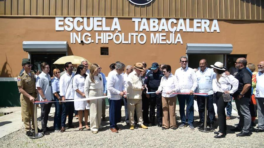 Inauguran en Villa González la Escuela Tabacalera Hipólito Mejía