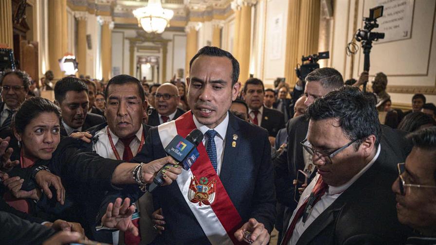 De crisis en crisis: ¿qué le espera a Perú bajo su séptimo gobierno en una década? De crisis en crisis: ¿qué le espera a Perú bajo su séptimo gobierno en una década?