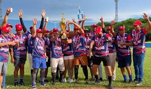 Monarcas 2015 ganan el XIV torneo de softbol de Oficiales Académicos de las FFAA y la PN