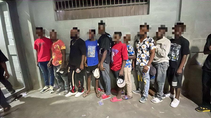 Migraci&oacute;n detiene y deporta a miles de haitianos indocumentados durante operativos