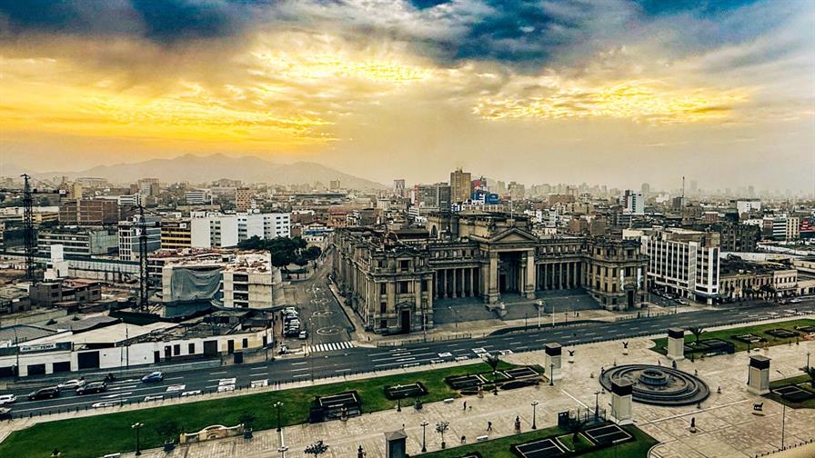 Per&uacute;: la moral del poder y los l&iacute;mites de la ley