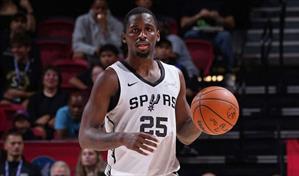 Le dieron el chance al dominicano David Jones... y resolvió: su mejor partido del año con los Spurs