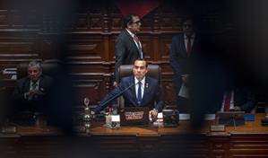 Presidente de Perú lidera operativos antiextorsión en cárceles