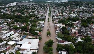 Aumenta muerte y destrucción por intensas lluvias en México