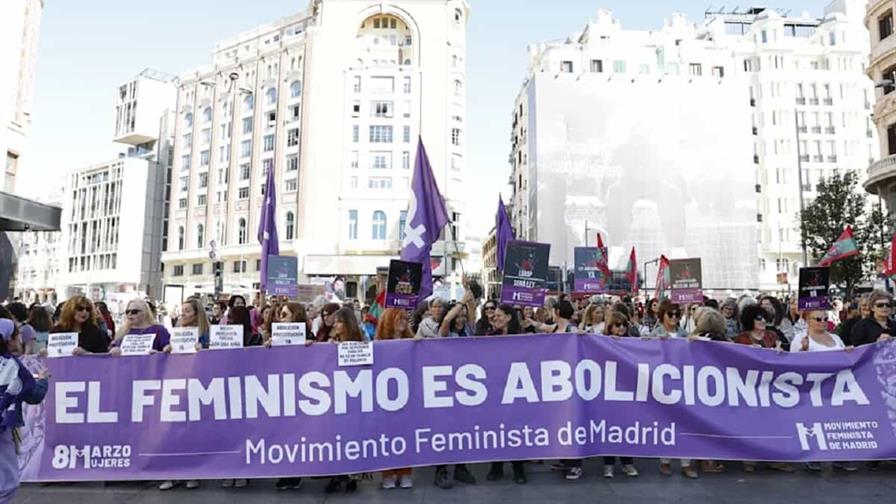 El movimiento feminista reclama una ley para abolir la prostitución en España El movimiento feminista reclama una ley para abolir la prostitución en España