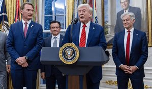 Trump asegura tener los fondos federales para pagar a tropas durante el cierre de gobierno