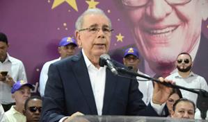 Danilo Medina advierte que el endeudamiento actual "es insostenible para la economía dominicana"