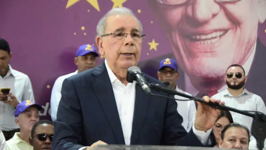 Danilo Medina advierte que el endeudamiento actual "es insostenible para la economía dominicana" Danilo Medina advierte que el endeudamiento actual "es insostenible para la economía dominicana"