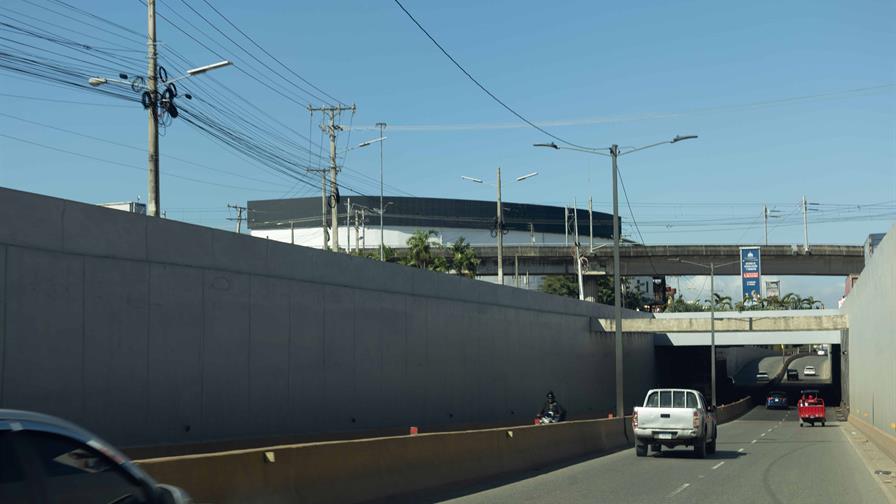 Construirán paso a desnivel en Charles de Gaulle con La Victoria para aliviar caos vehicular Construirán paso a desnivel en Charles de Gaulle con La Victoria para aliviar caos vehicular