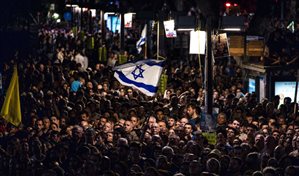 "Por fin sentimos esperanza" de un retorno de los rehenes israelíes celebra multitud en Tel Aviv