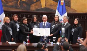 Diputadas y senadoras impulsan una reforma de 18 leyes para erradicar los feminicidios en 10 años