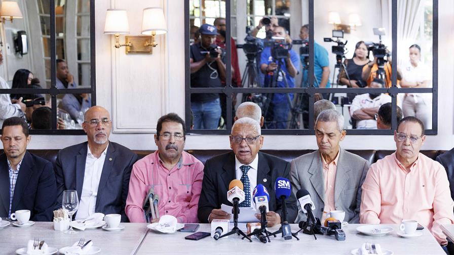 Expresidentes del Codia advierten sobre problemas en construcción del Monorriel de Santo Domingo Expresidentes del Codia advierten sobre problemas en construcción del Monorriel de Santo Domingo