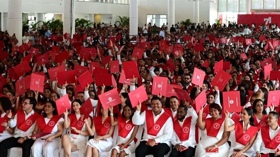 Intec gradúa a 763 nuevos profesionales de grado y postgrado en su septuagésima investidura Intec gradúa a 763 nuevos profesionales de grado y postgrado en su septuagésima investidura