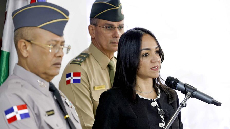 La Policía y el Ministerio de Interior se desligan de excesos de sus agentes La Policía y el Ministerio de Interior se desligan de excesos de sus agentes