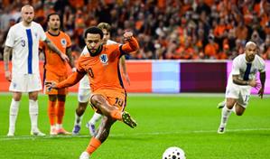 Países Bajos y Croacia se acercan al Mundial, Escocia y Dinamarca alargan su pulso