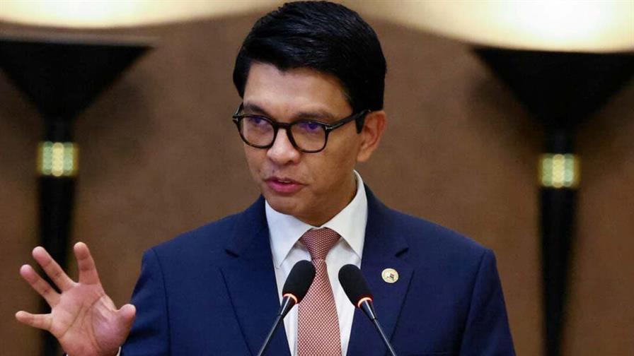 El presidente de Madagascar confirma que huyó a un lugar seguro para proteger su vida El presidente de Madagascar confirma que huyó a un lugar seguro para proteger su vida