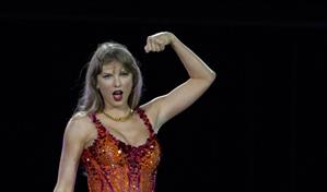 Taylor Swift rompe en llanto en su nuevo documental al recordar asesinato de tres niñas