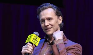 Tom Hiddleston celebra la magia de los pequeños momentos en La vida de Chuck