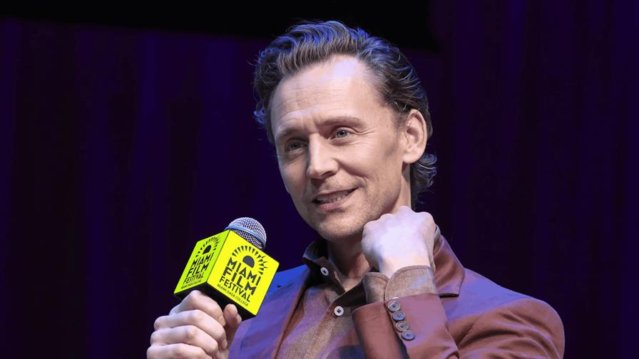 Tom Hiddleston celebra la magia de los pequeños momentos en La vida de Chuck