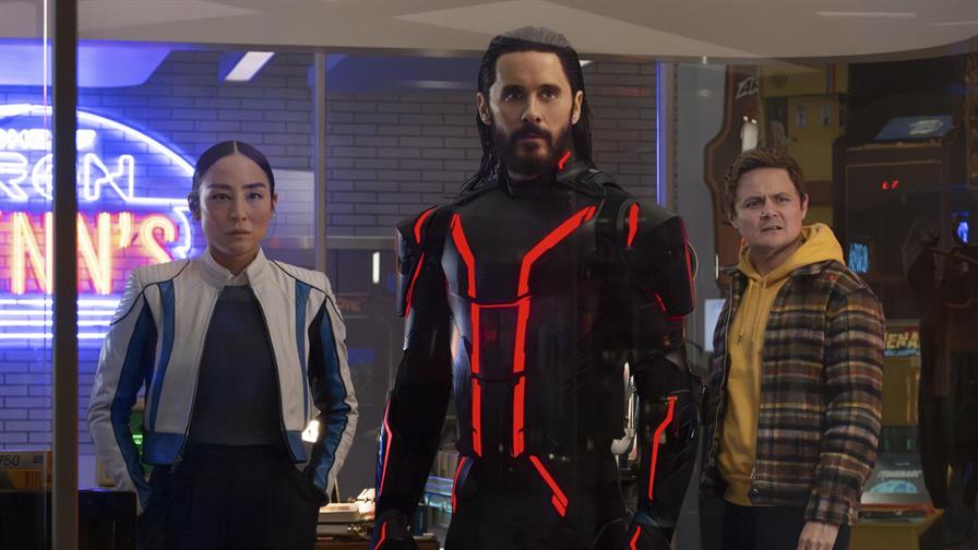 La nueva entrega de Tron encabeza las taquillas del fin de semana La nueva entrega de Tron encabeza las taquillas del fin de semana