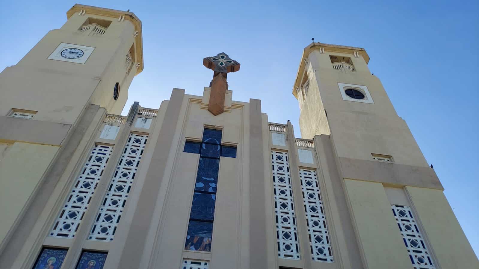 Fachada de la Catedral San Felipe Apóstol, ícono histórico y religioso de Puerto Plata