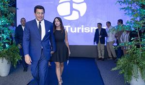 Collado recibe distinción de ONU Turismo frente a su hija: Para mí este es un momento inolvidable