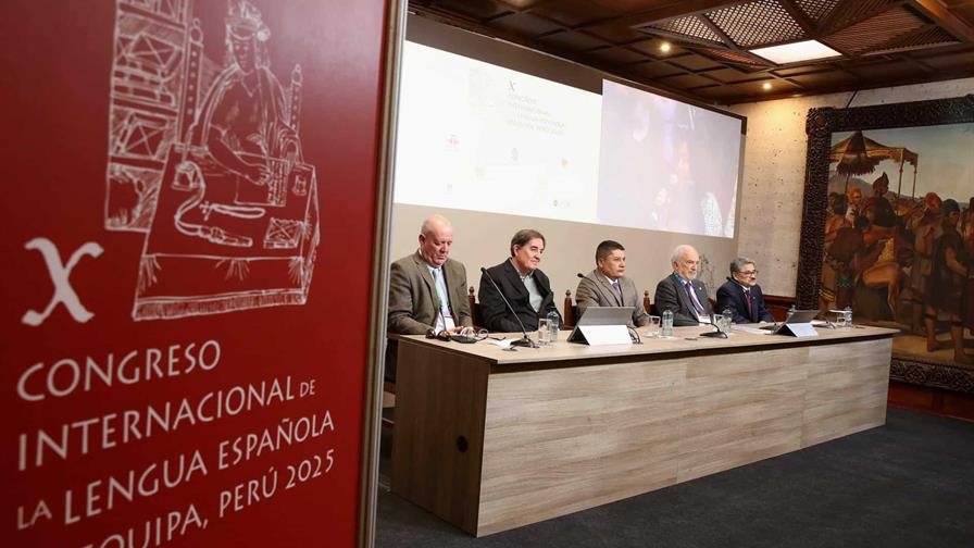 Vargas Llosa en cien palabras, de la A a la Z, un mapa simbólico y afectivo del Nobel Vargas Llosa en cien palabras, de la A a la Z, un mapa simbólico y afectivo del Nobel