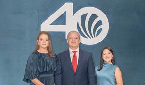 Cruz-Ayala celebra su 40 aniversario en el sector salud