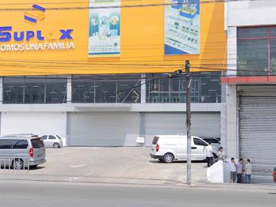 Denuncian militares agredieron a empleado de tienda china