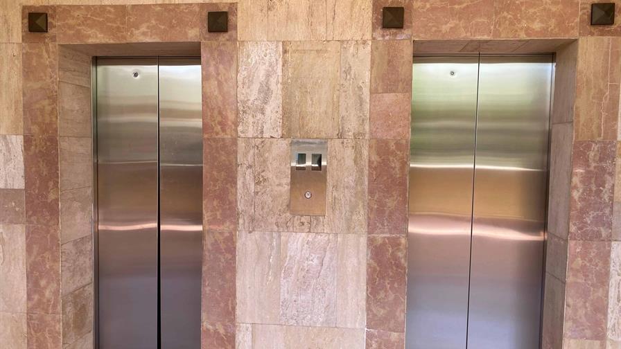 Poder Judicial atribuye a falla eléctrica paralización de ascensor en Palacio de Justicia de Santiago Poder Judicial atribuye a falla eléctrica paralización de ascensor en Palacio de Justicia de Santiago