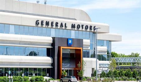 La política contra los carros eléctricos de Trump le costará a GM 1,600 millones de dólares