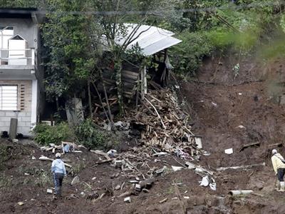 Penurias se multiplican entre víctimas de lluvias en México